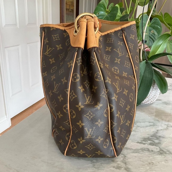 Authentic Louis Vuitton Galleria Monogram Bag - Picture 3 of 5